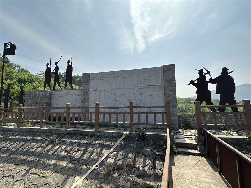 “追尋紅色足跡，擁抱生態(tài)夏意”-夏日團建活動5